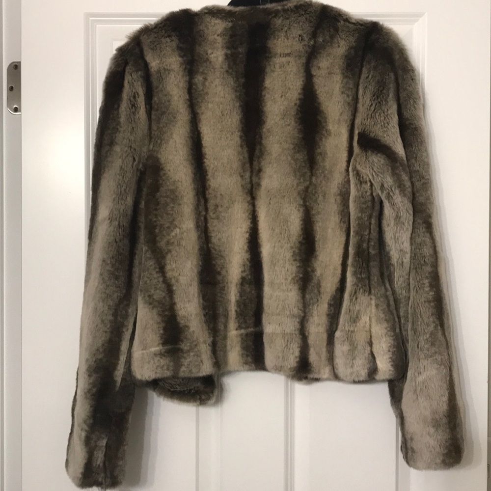 NWT Faux Fur Jacket - Picture 3 of 4